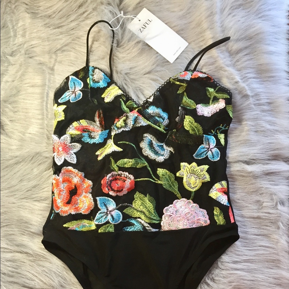 NWT Zaful tank top embroidery bodysuit, black
